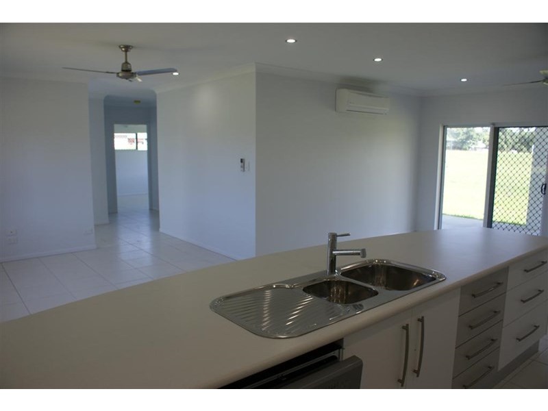 13 Dalgleish Street, Kurrimine Beach QLD 4871