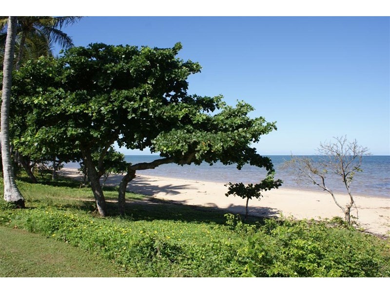 13 Dalgleish Street, Kurrimine Beach QLD 4871