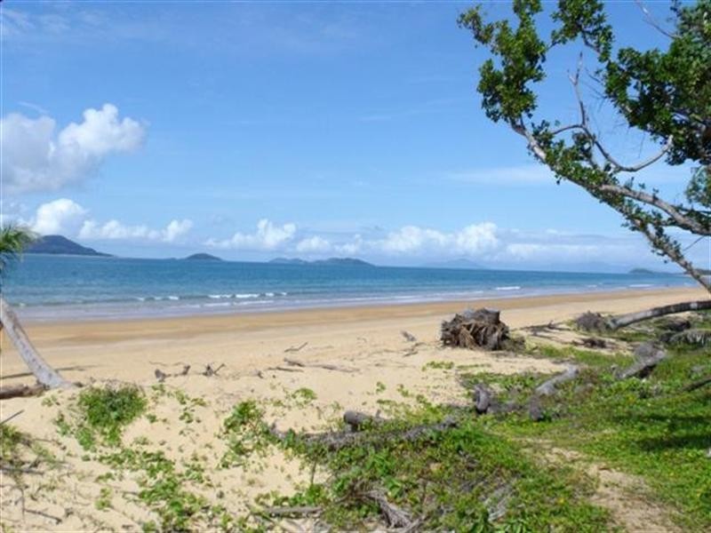 22 Koda Street, Wongaling Beach QLD 4852