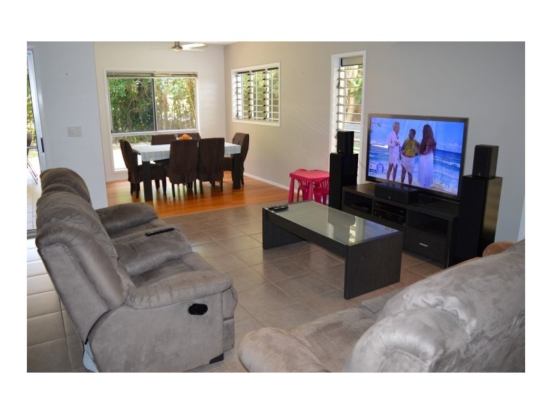 18 Pioneer Street, Bingil Bay QLD 4852