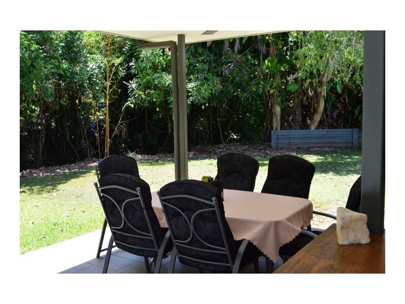 18 Pioneer Street, Bingil Bay QLD 4852