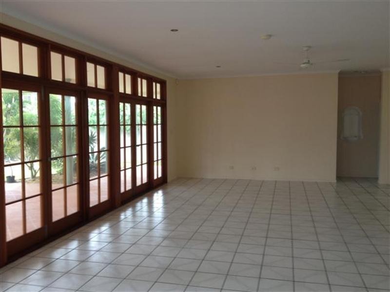 60 Seafarer Street, South Mission QLD 4852