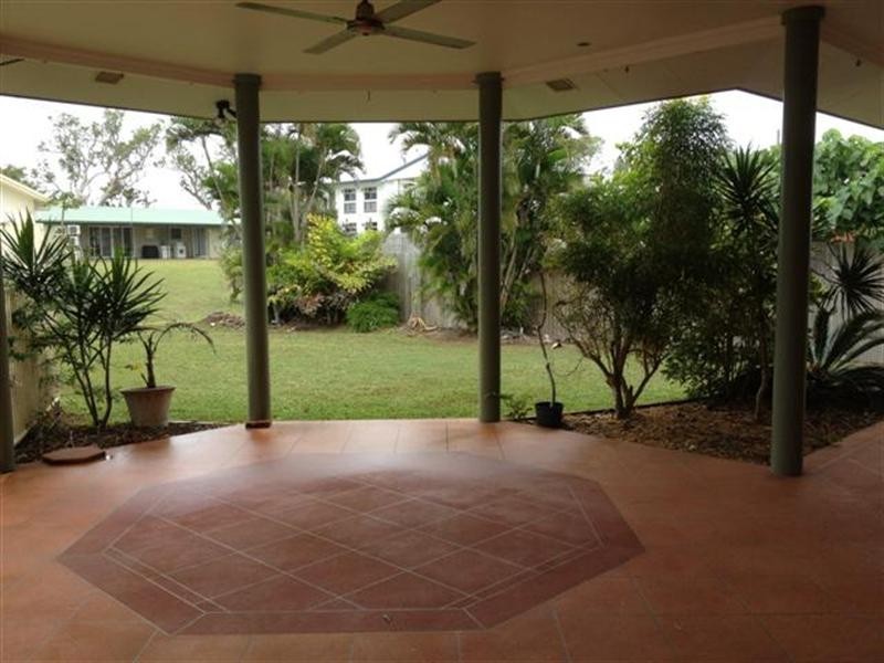 60 Seafarer Street, South Mission QLD 4852