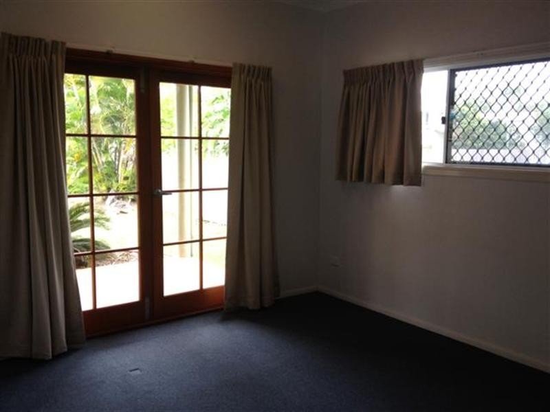 60 Seafarer Street, South Mission QLD 4852