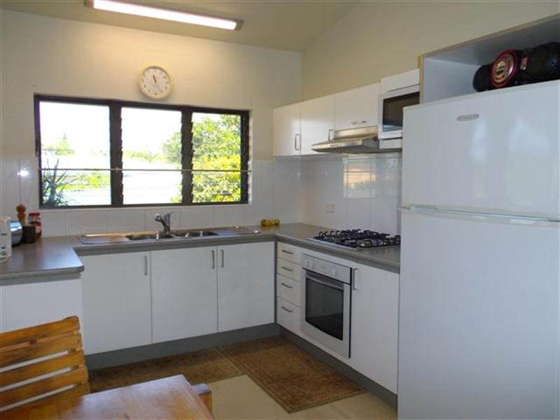 4 Lindquist Close, Mission Beach QLD 4852