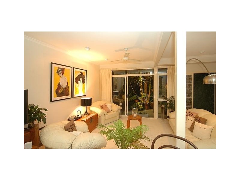 15 Muraban Street, Mooloolaba QLD 4557