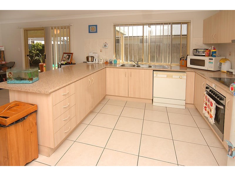 4 Lombok Street, Parrearra QLD 4575