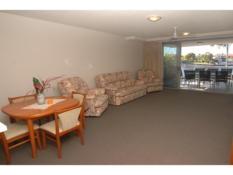 8/51 Grand Parade, Parrearra QLD 4575