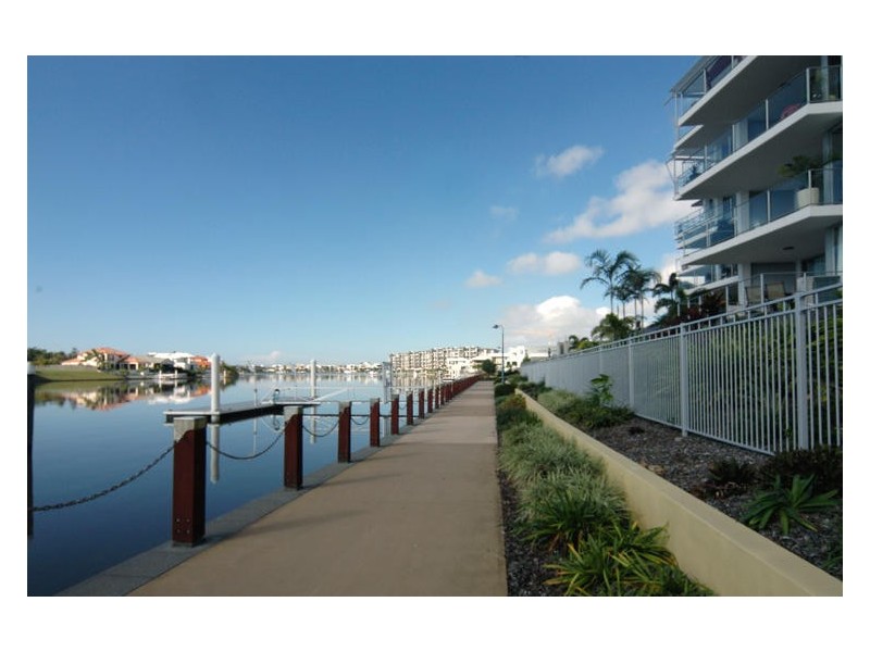 8/51 Grand Parade, Parrearra QLD 4575
