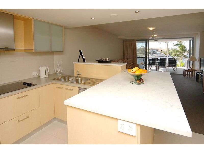 8/51 Grand Parade, Parrearra QLD 4575