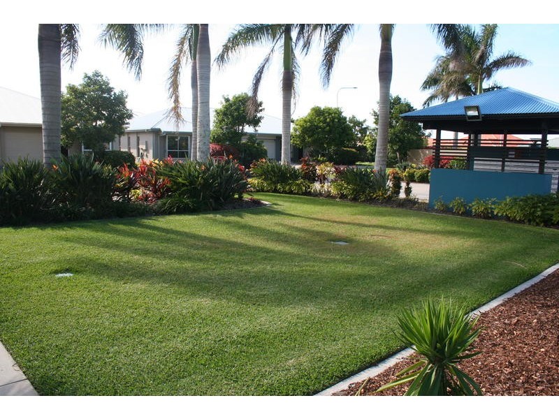 2 Grand Parade, Parrearra QLD 4575