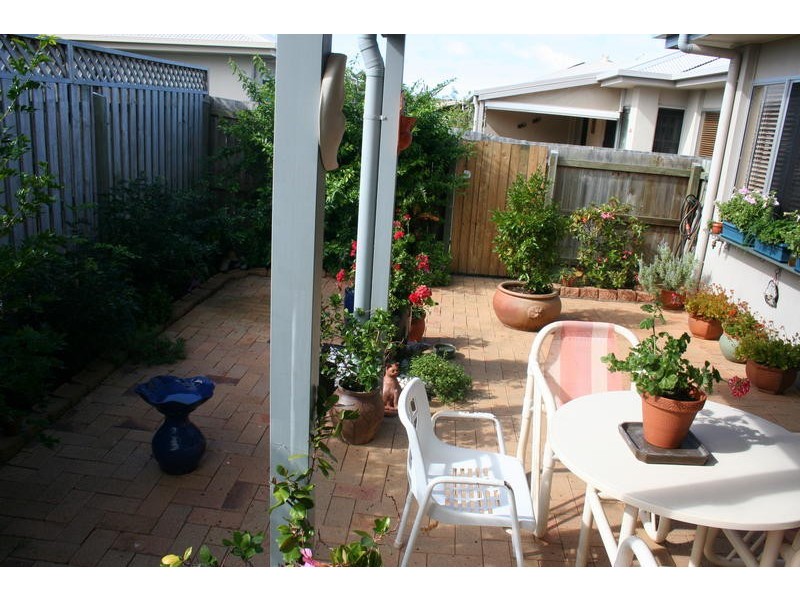 2 Grand Parade, Parrearra QLD 4575