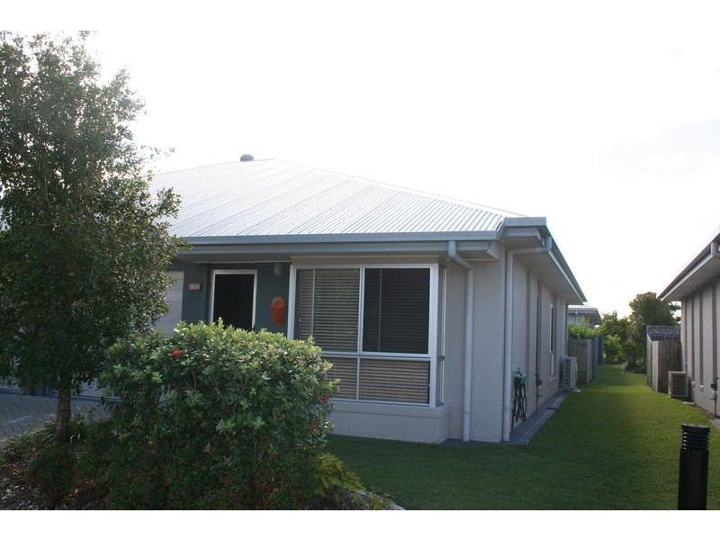 2 Grand Parade, Parrearra QLD 4575