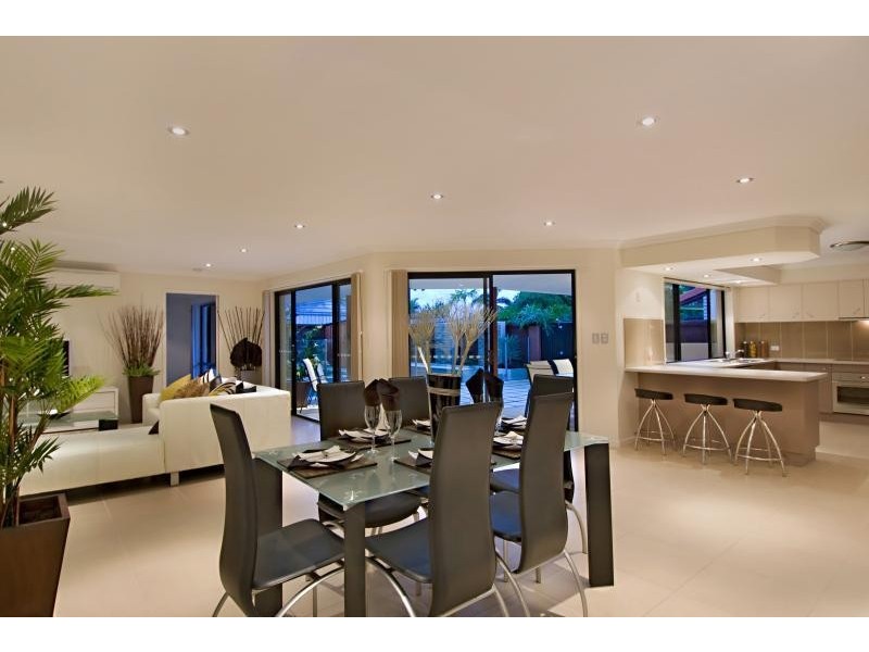 54 Oomoo Street, Buddina QLD 4575