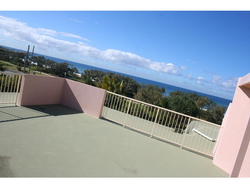 143 Lowanna Drive, Parrearra QLD 4575