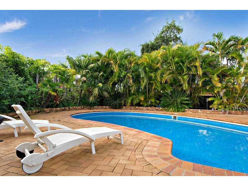 33 Ocean View Avenue, Mooloolaba QLD 4557