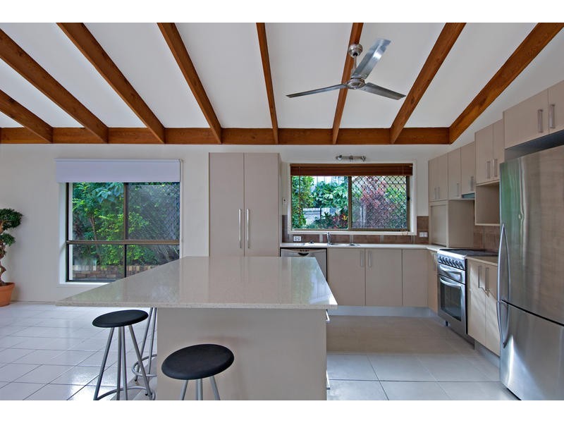 33 Ocean View Avenue, Mooloolaba QLD 4557