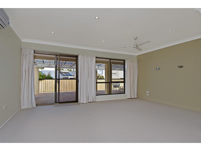 33 Ocean View Avenue, Mooloolaba QLD 4557