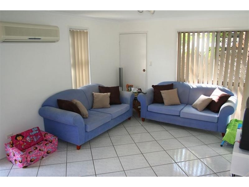 9 Girraween Street, Warana QLD 4575