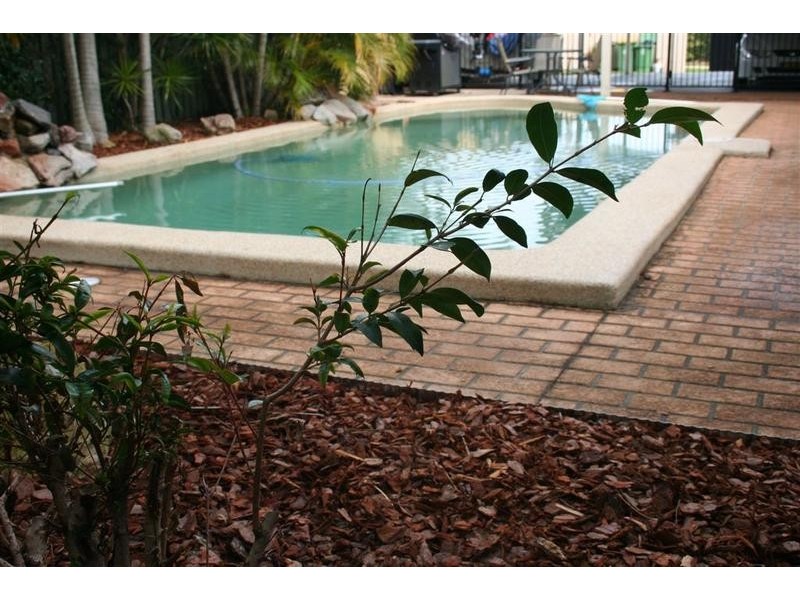 9 Girraween Street, Warana QLD 4575