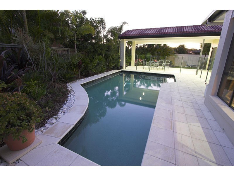 2 Corfu Street, Parrearra QLD 4575