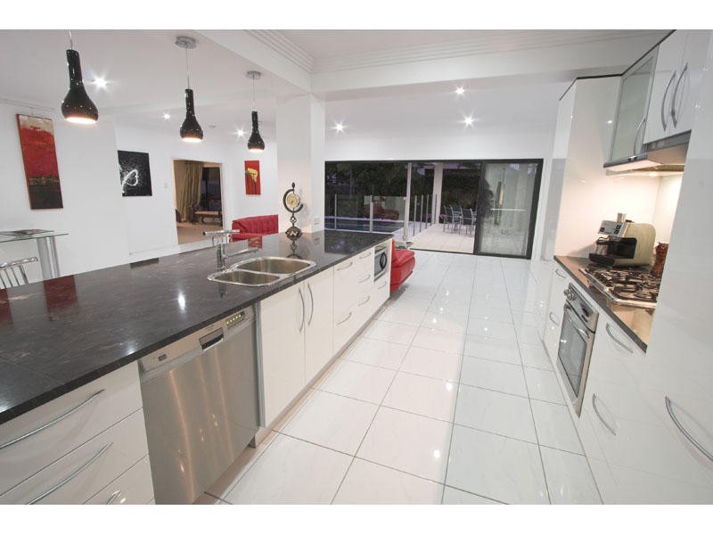 2 Corfu Street, Parrearra QLD 4575