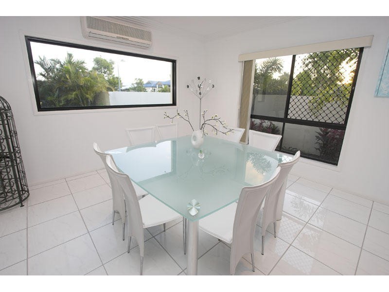 2 Corfu Street, Parrearra QLD 4575