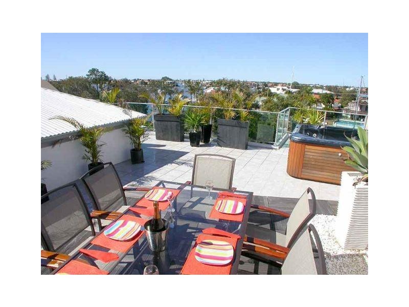 17-19 Bindaree Crescent, Mooloolaba QLD 4557