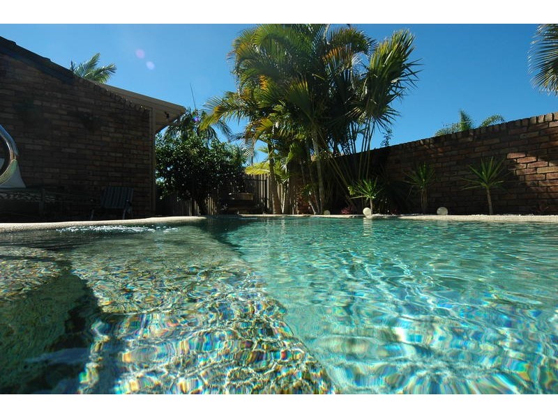 1 Kardinia Street, Minyama QLD 4575