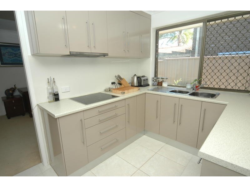 1 Kardinia Street, Minyama QLD 4575