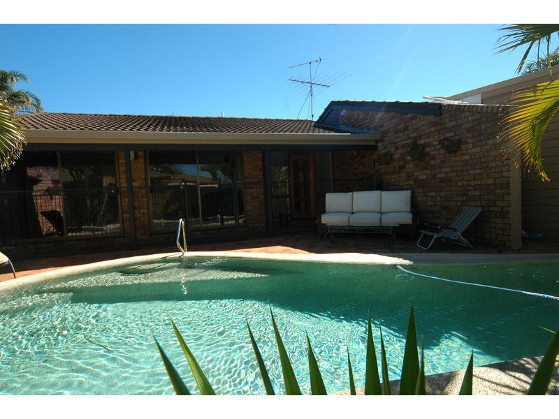 1 Kardinia Street, Minyama QLD 4575