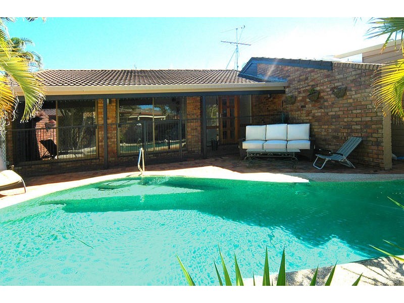 1 Kardinia Street, Minyama QLD 4575