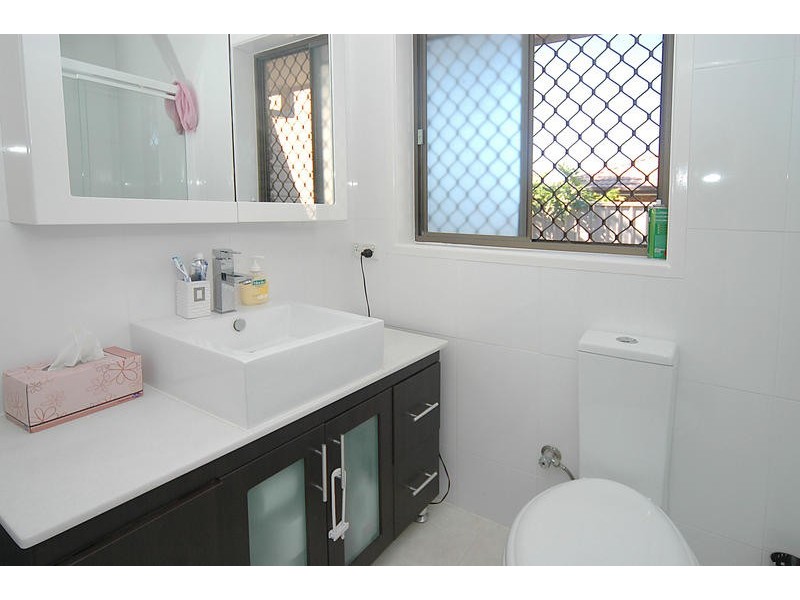 1 Kardinia Street, Minyama QLD 4575