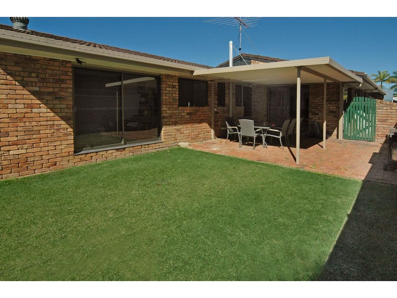 1 Kardinia Street, Minyama QLD 4575