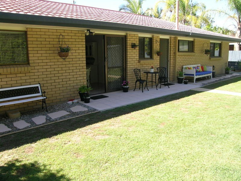 27 Amarina Avenue, Mooloolaba QLD 4557