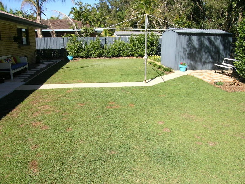 27 Amarina Avenue, Mooloolaba QLD 4557