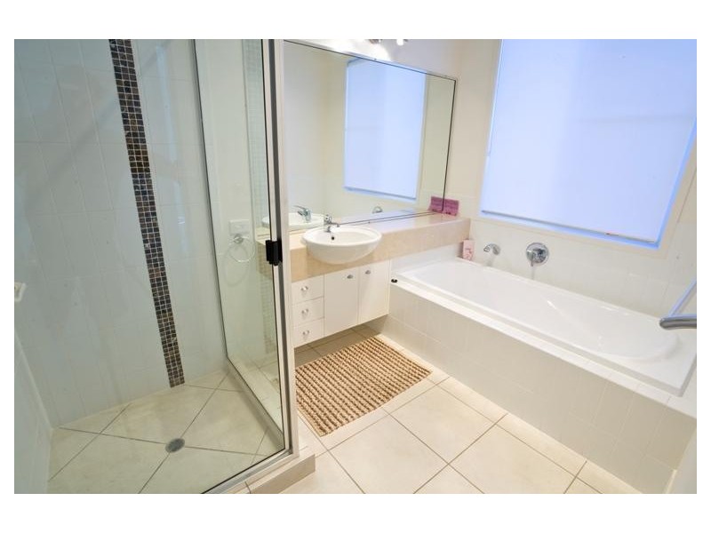 1 Easter Street, Parrearra QLD 4575