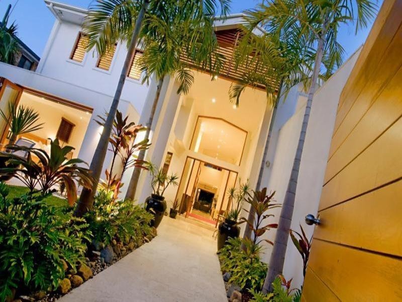 5 Moondarra Crescent, Mooloolaba QLD 4557