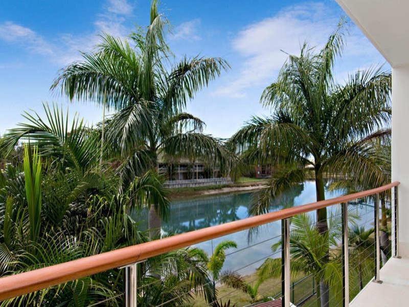 5 Moondarra Crescent, Mooloolaba QLD 4557