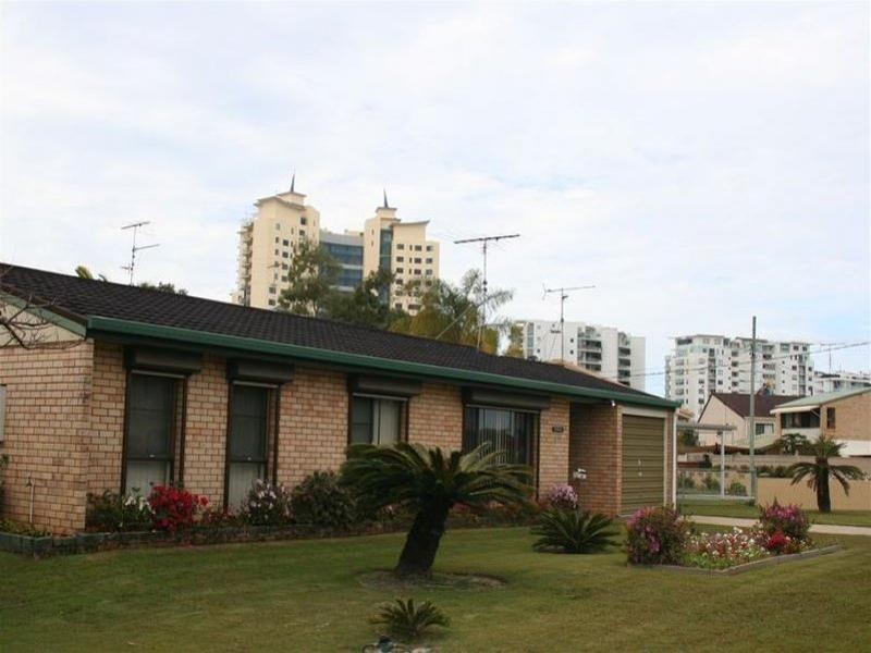 42 Goonawarra Drive, Mooloolaba QLD 4557