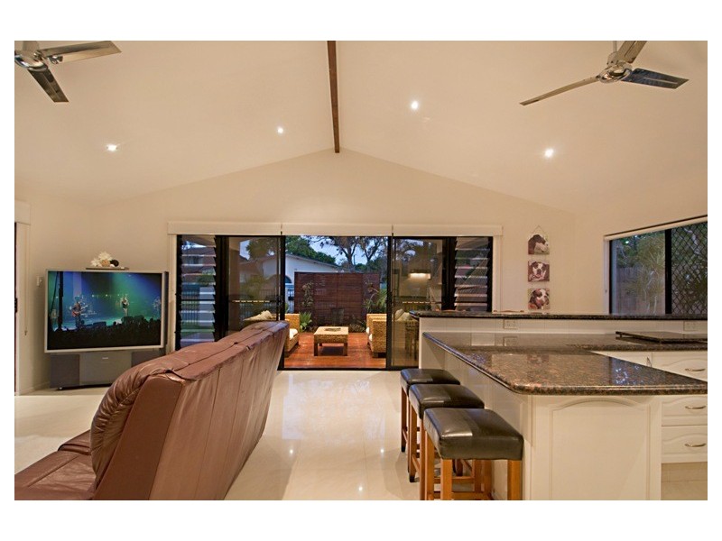 16 Boorook Street, Buddina QLD 4575