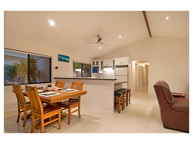 16 Boorook Street, Buddina QLD 4575