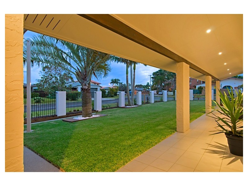 16 Boorook Street, Buddina QLD 4575