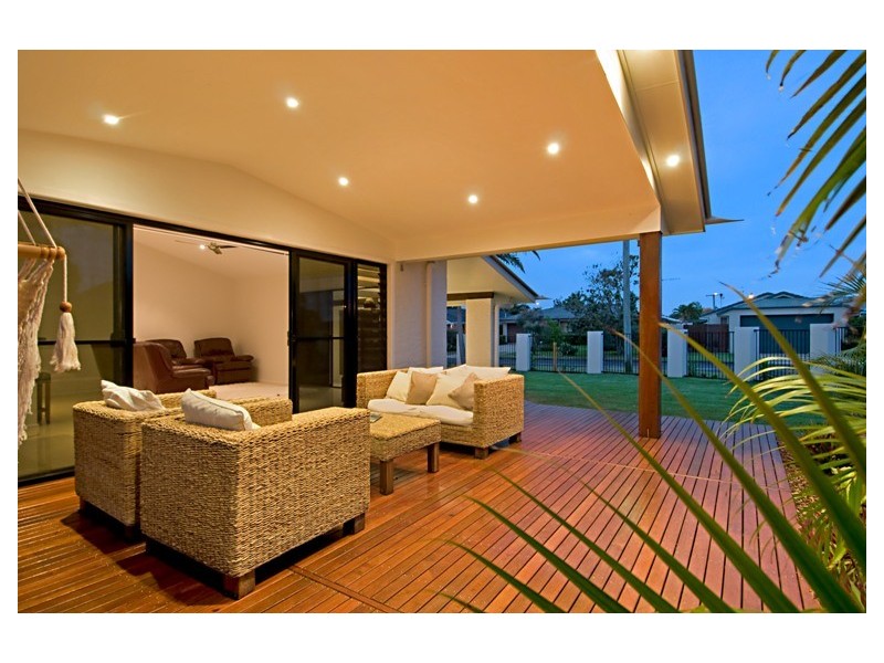 16 Boorook Street, Buddina QLD 4575