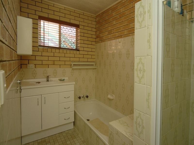 1/8 Urambi Court, Mountain Creek QLD 4557