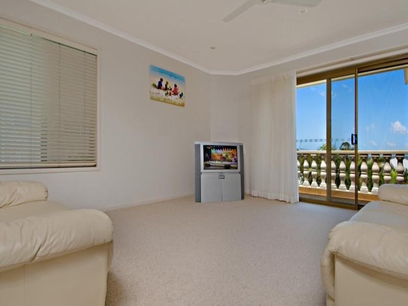 24 Kawana Street, Alexandra Headland QLD 4572