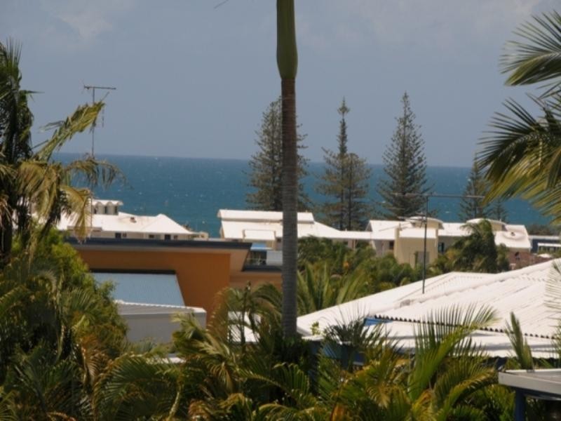 1 Yakola Parade, Alexandra Headland QLD 4572