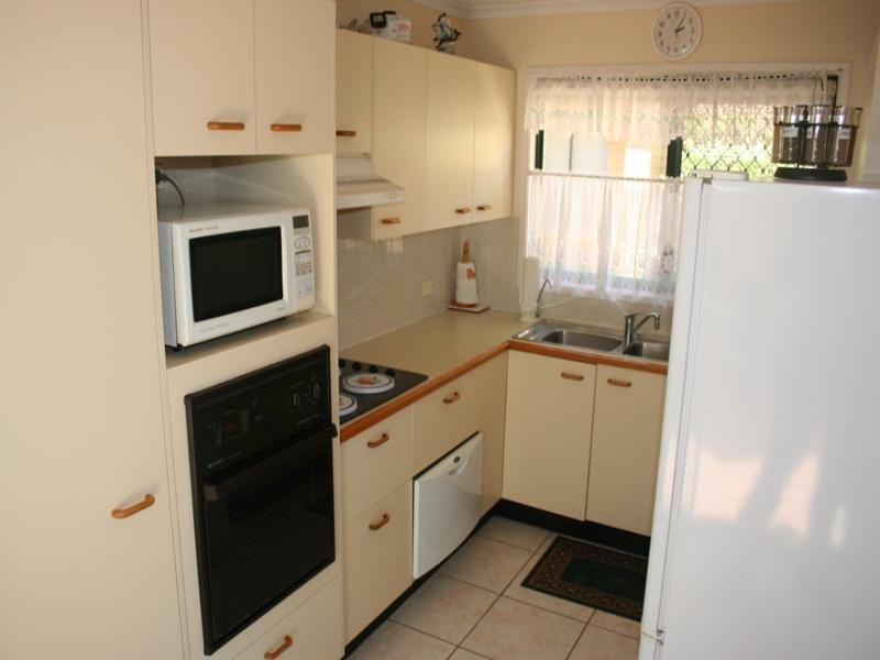 242/4 Melody Court, Warana QLD 4575