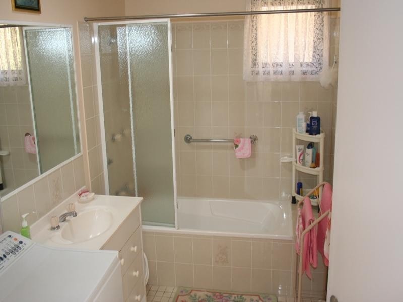 242/4 Melody Court, Warana QLD 4575