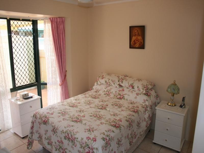 242/4 Melody Court, Warana QLD 4575